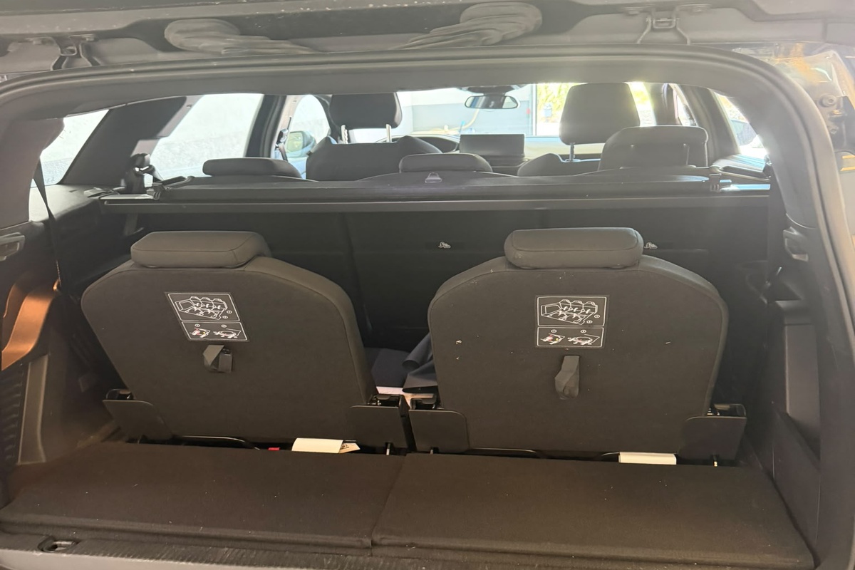 Peugeot 5008 (2023) View 2